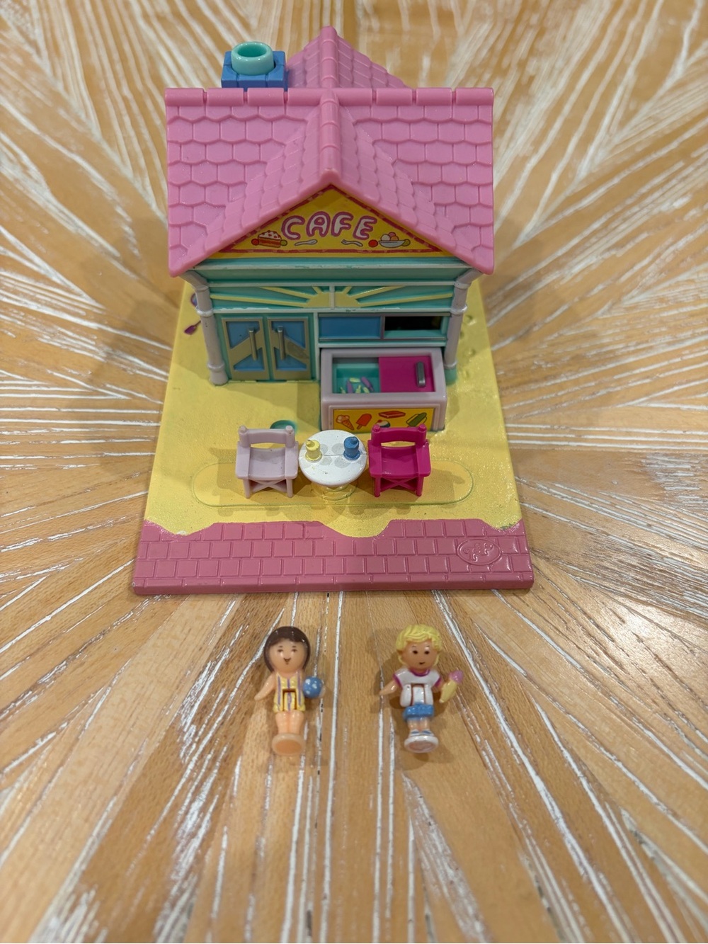 1993 COMPLETE Beach Cafe Polly Pocket Bluebird